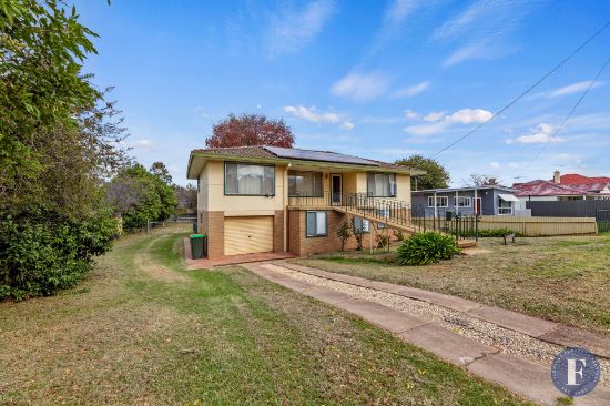 52 Brock Street, Young, NSW 2594