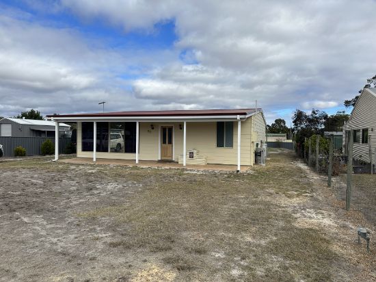 53 Fourth Ave, Kendenup, WA 6323