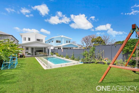 585a Oxley Avenue, Scarborough, Qld 4020