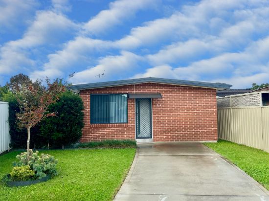 5A Shannon Place, Kearns, NSW 2558