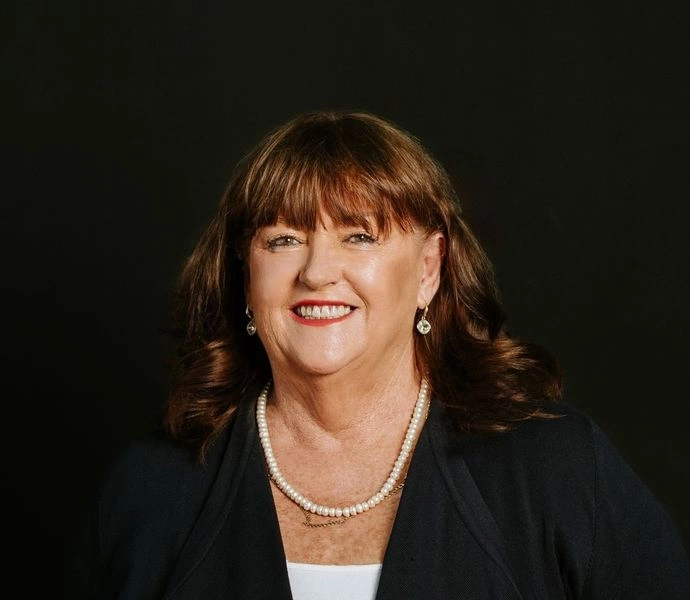 Nanette Phillips - Real Estate Agent