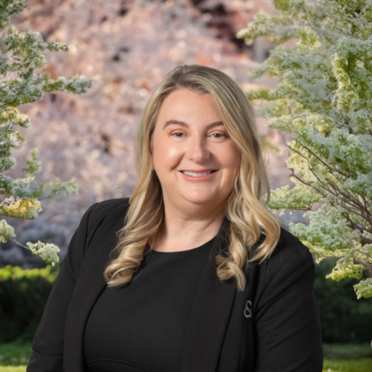 Jacqueline Crapp - Real Estate Agent
