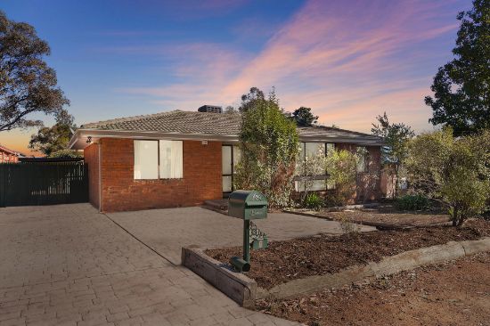 6 Birnie Place, Charnwood, ACT 2615