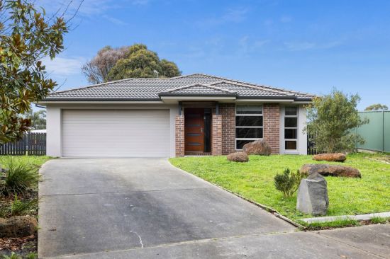 6 Brookside Drive, Mount Clear, Vic 3350