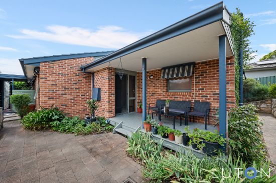 6 Lamble Place, Oxley, ACT 2903