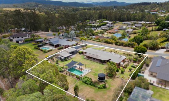 6 Lookout Place, Mount Nathan, Qld 4211
