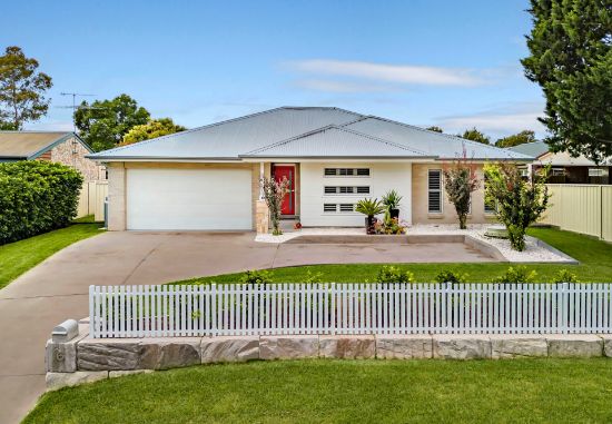 6 Westbourne Ave, Thirlmere, NSW 2572