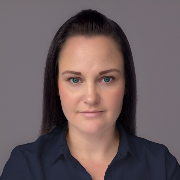 Amy Thompson - Real Estate Agent