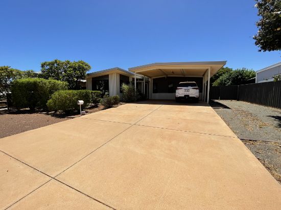 62 Brolga Meander, Nickol, WA 6714