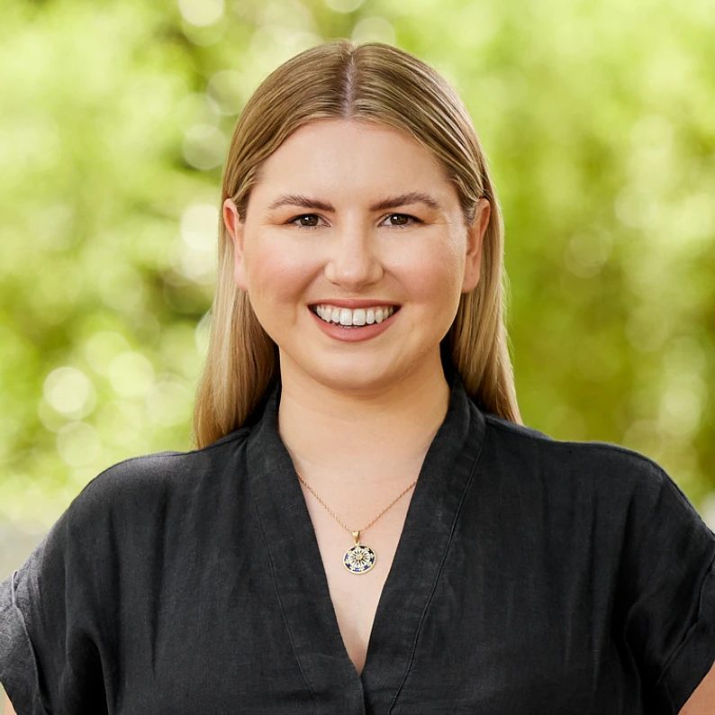 Madeline Scott - Real Estate Agent