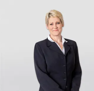 Lisa Bishop - Real Estate Agent