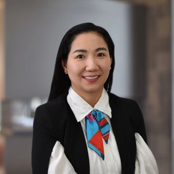 Vy Nguyen - Real Estate Agent
