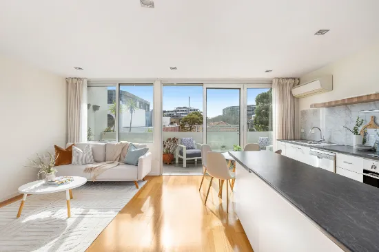 7/4 Small St, Hampton, VIC, 3188