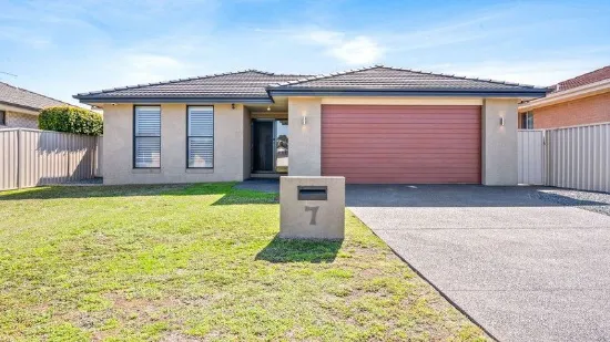 7 Correa Close, Tuncurry, NSW, 2428