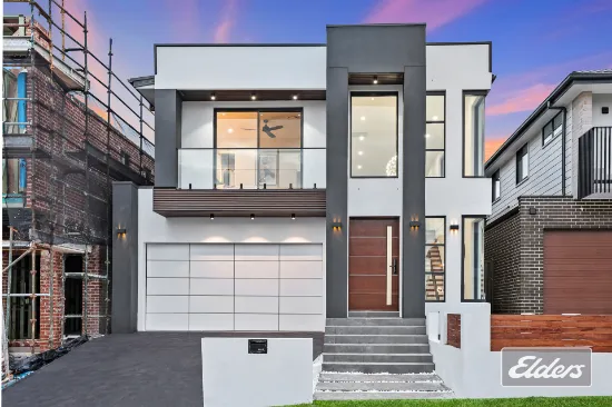 Modern Luxury & Spacious Living in the Heart of Oakville