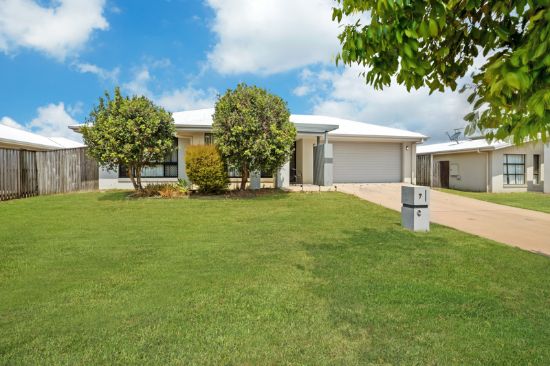 7 Hinkler Court, Rural View, Qld 4740