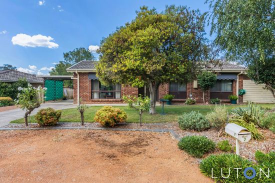 7 Phillimore Place, Charnwood, ACT 2615