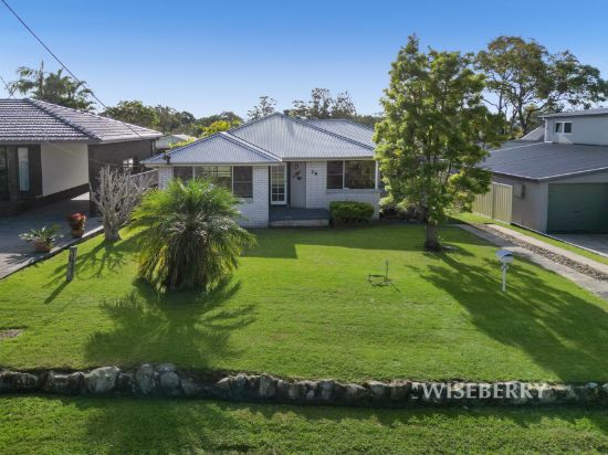 74 Campbell Parade, Mannering Park, NSW 2259
