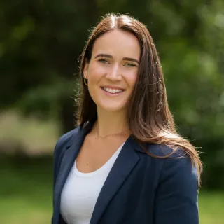 Annie Martin - Real Estate Agent
