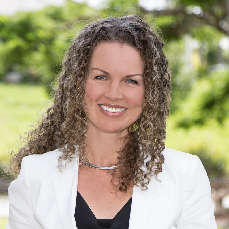 Lisa Bourne - Real Estate Agent