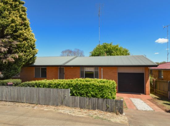 793 Ruthven Street, South Toowoomba, Qld 4350