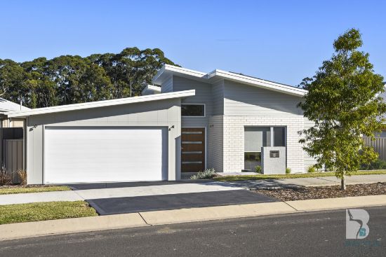 8 Birkdale Circuit, Sussex Inlet, NSW 2540