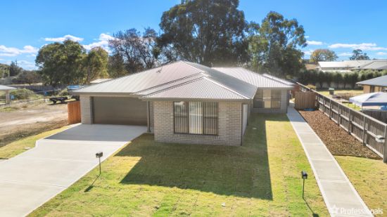 8 Campbell Parade, Armidale, NSW 2350
