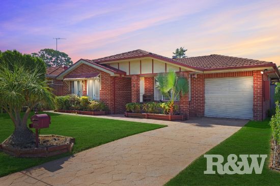 8 Fitton Place, St Helens Park, NSW 2560