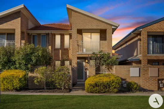 8 Glow Worm Grove, Harrison, ACT, 2914