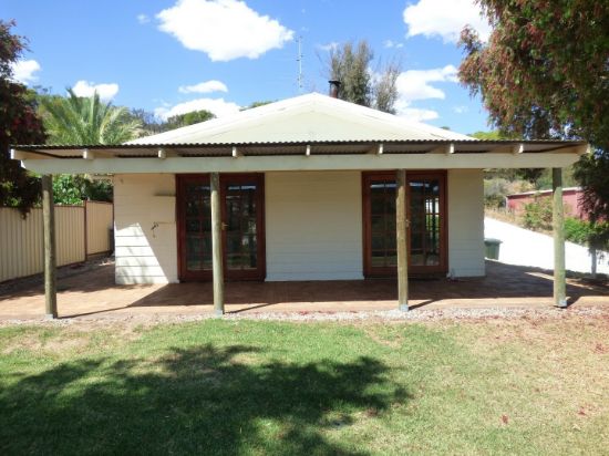 8 Mount Anderson St, Toodyay, WA 6566