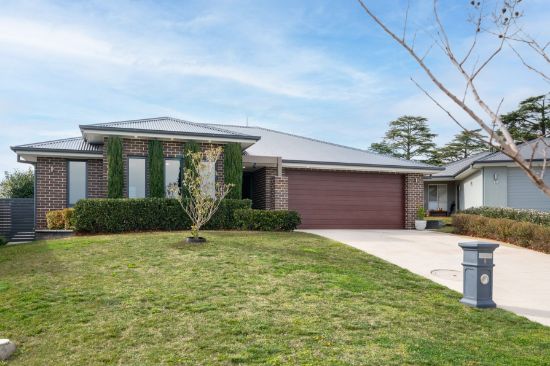 8 PRESS COURT, Kelso, NSW 2795