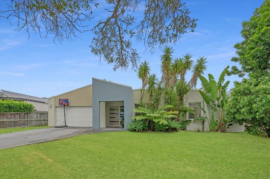 8 Red Gum Crescent, Wakerley, Qld 4154