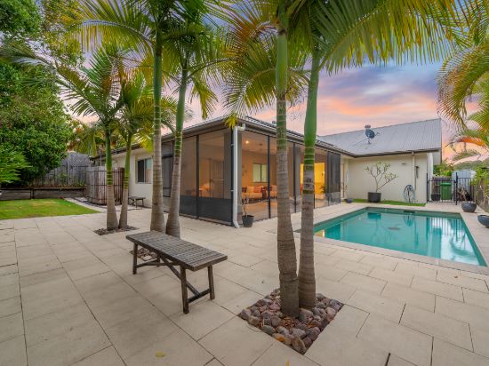 8 Sailaway Court, Coomera Waters, Qld 4209