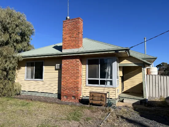 82 Jamouneau St, Warracknabeal, VIC, 3393