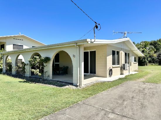 83 Taylor St, Tully Heads, Qld 4854