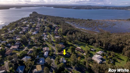 84 Seabreeze Parade, Green Point, NSW 2428
