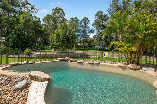 86 McLean Road, Camp Mountain, Qld 4520