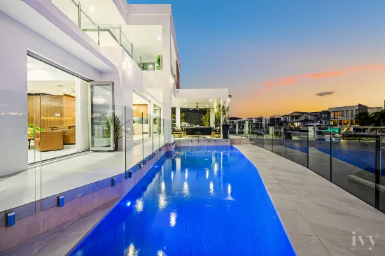 86 Royal Albert Cres, Paradise Point, QLD, 4216