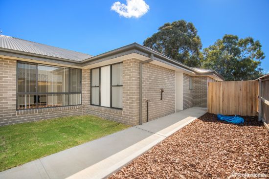 8a Campbell Parade, Armidale, NSW 2350