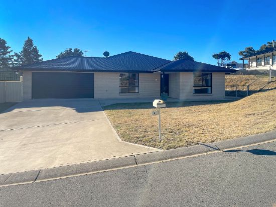 9 Campsite Place, Cooma, NSW 2630