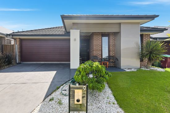 9 Dame Avenue, Clyde North, Vic 3978