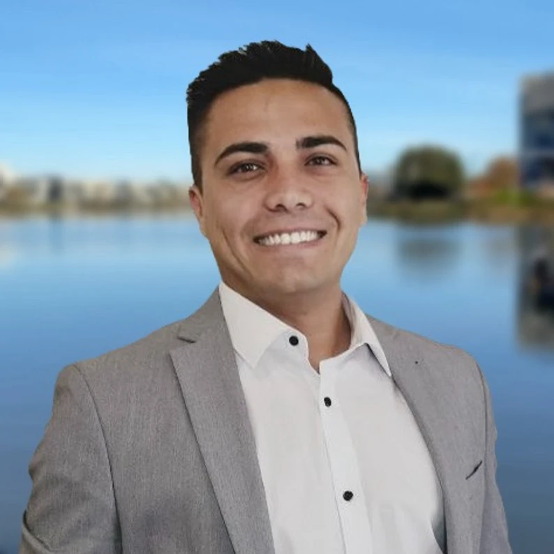 Ali Mosawi Real Estate Agent
