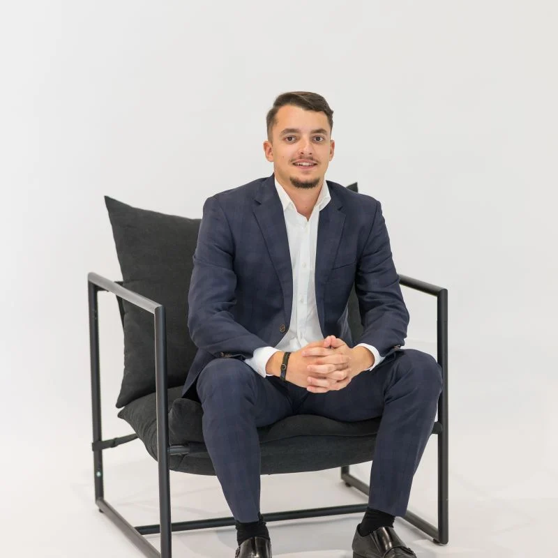 Jonas Kapsanis - Real Estate Agent