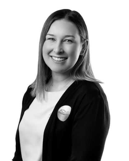 Abbey Berry - Real Estate Agent at 4one4 Property Co. - GLENORCHY