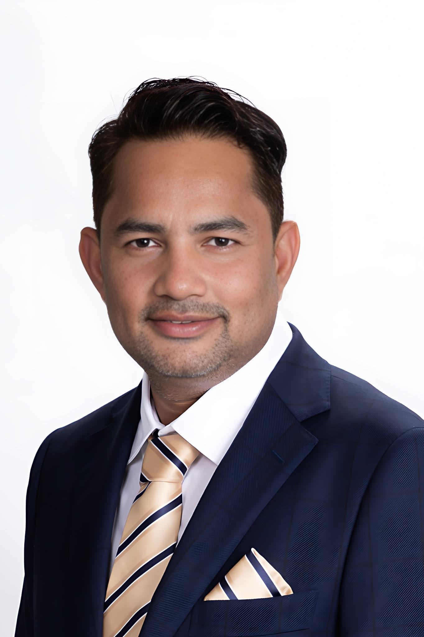 Abhi Chauhan Real Estate Agent