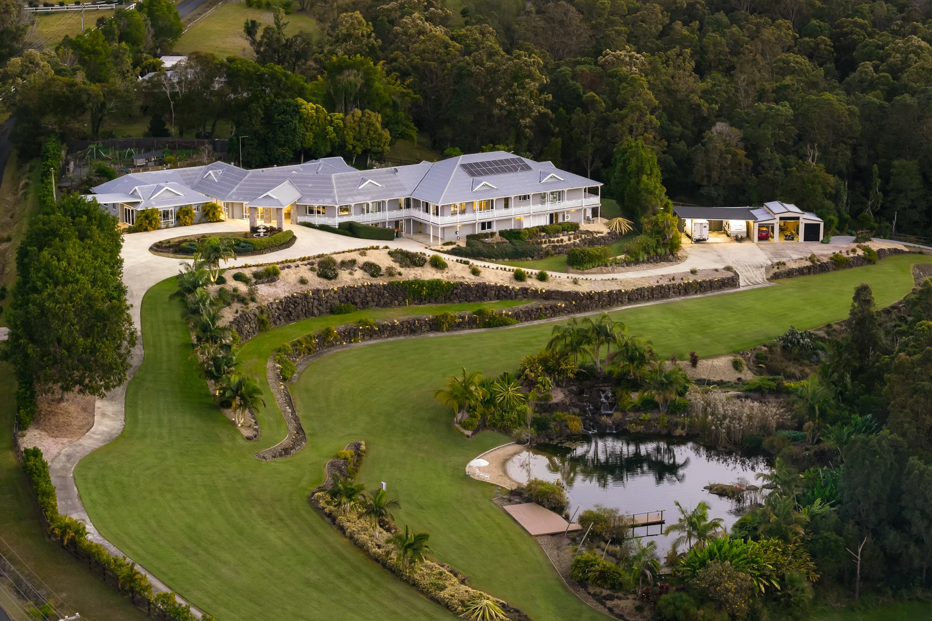 22 Garlinge Court, Bonogin, Qld 4213