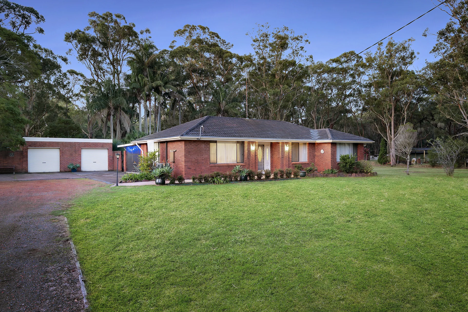 33 Chris Avenue, Salt Ash, NSW 2318