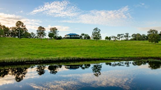 8 Old Coach Lane, Canina, Qld 4570