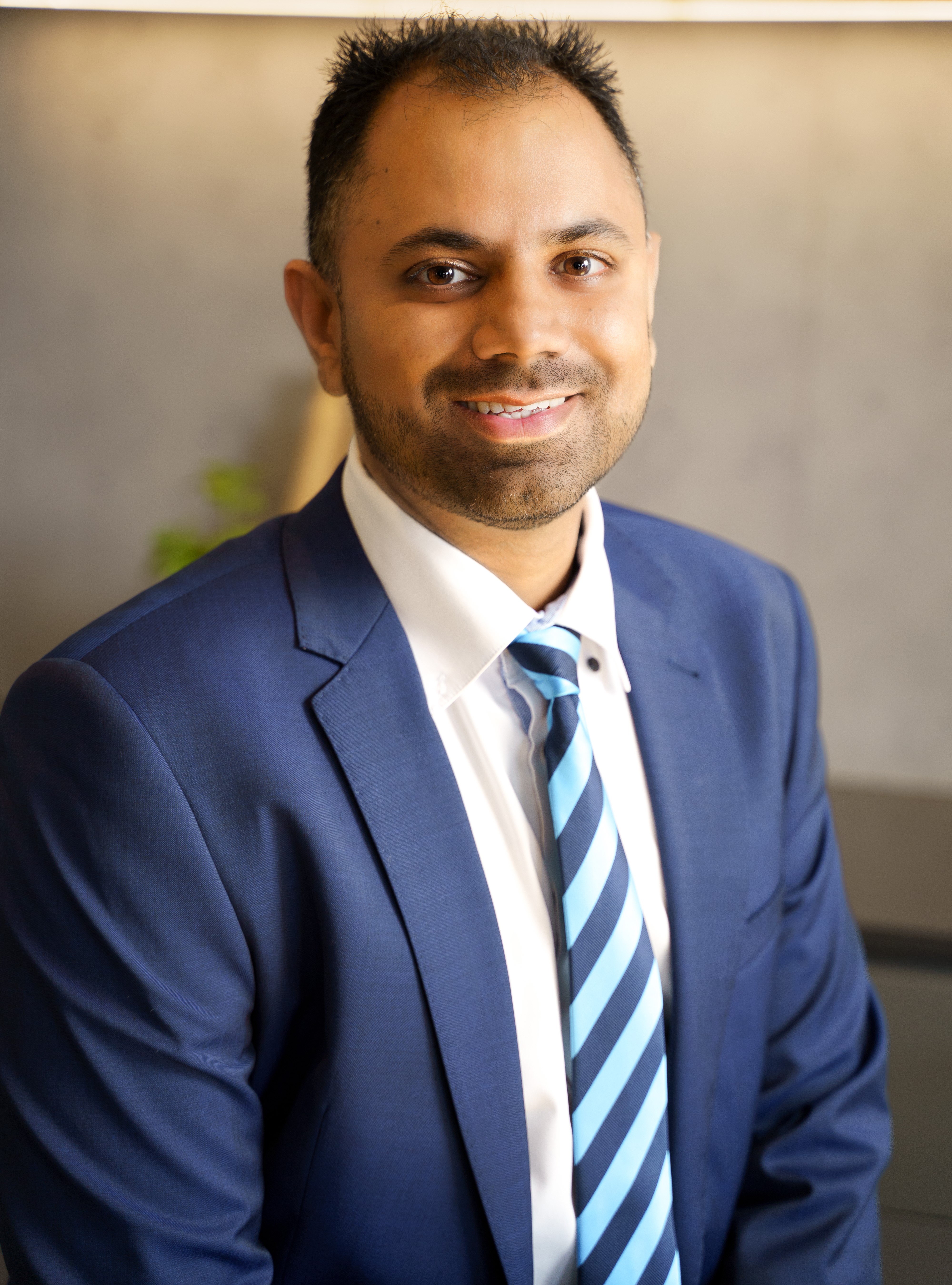 Adam Muntazir Real Estate Agent