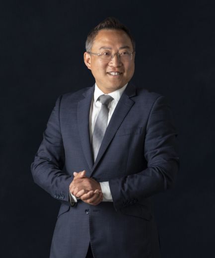 Alan Wang - Real Estate Agent at RT Edgar -  Manningham